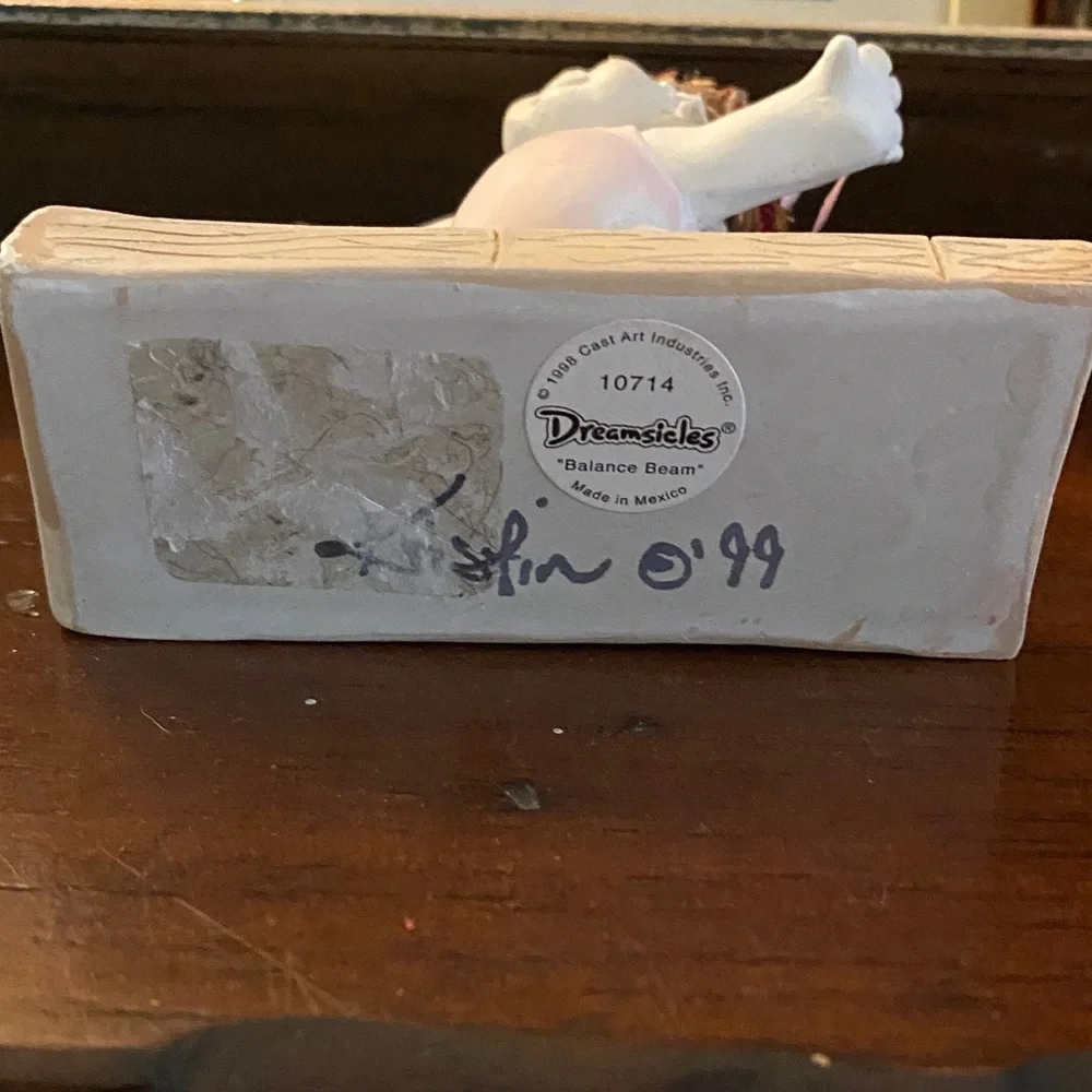 Vintage Delightful Angelic Sculpture with Pink and White Accents - Picture 2 of 4